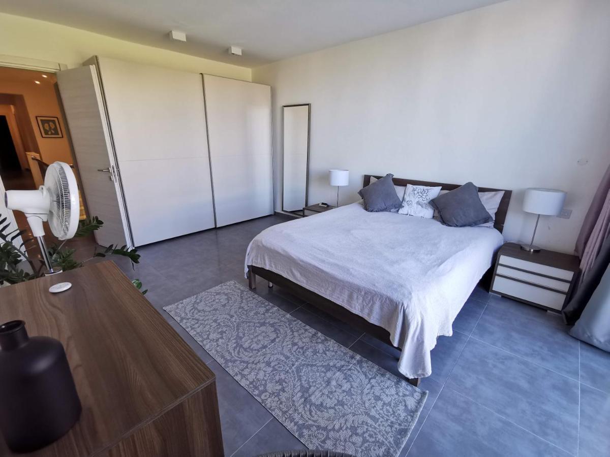 Duplex Maisonette With Heated P-Pool And Jacuzzi Saint Julian's Exterior photo
